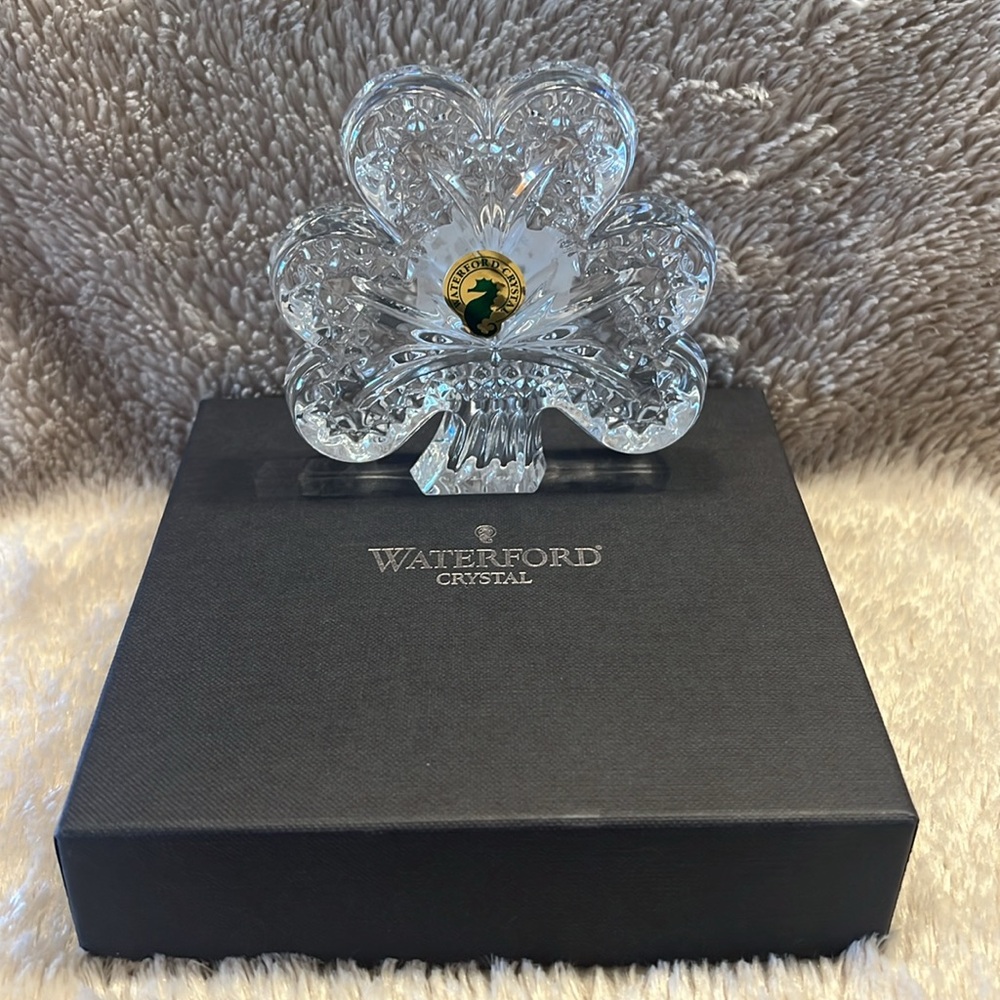 WATERFORD Crystal Shamrock - Picture 3 of 11